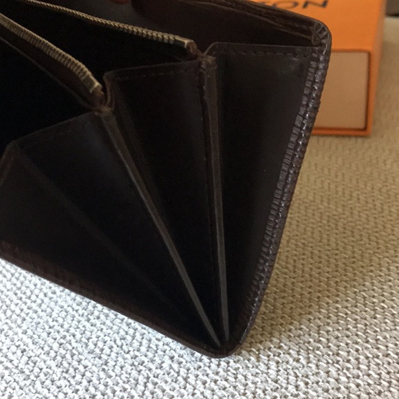 Louis Vuitton Epi Noe Sarah Wallet - Picture 6 of 8